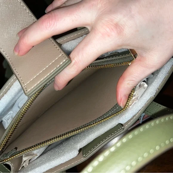 Quince Triple Compartment Italian Leather bag - Picture 8 of 12